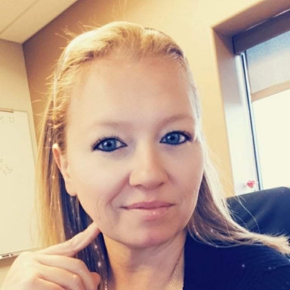 Meet your Posher, Jennifer - Picture 1 of 1